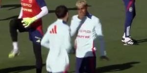 开云入口-天天念叨亚马尔和国家队队友讨论点球，奥亚萨瓦尔：得了吧！