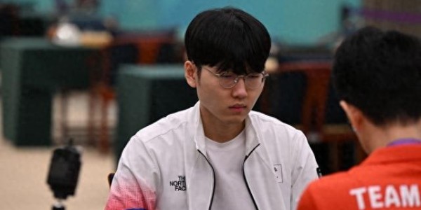 开云官网-个人第9冠！申真谞2-1逆转屠晓宇，夺首届世界最强棋士战冠军