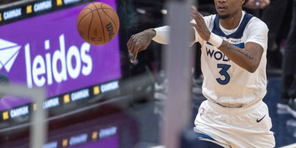 开云入口-根本顶不住！森林狼半场万箭齐发&amp;amp;三分21中13 命中率高达61.9%