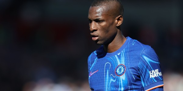 开云官网-切尔西前锋杰克逊引发六队争夺，阿斯顿维拉加入竞争行列