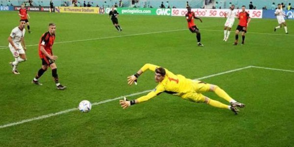 开云注册入口-常走夜路终于撞到鬼！库尔图瓦躲过初一没躲过十五