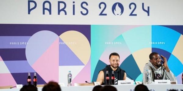 kaiyun-恩比德说美国男篮太老？库里：播客有点泛滥了