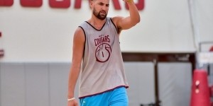 kaiyun-佛祖发型回归！克莱近期回到母校华盛顿州立训练 和学弟同场竞技