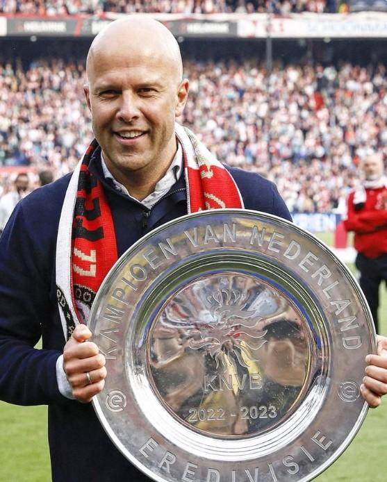 1713982212072049142.jpg 费耶诺德.jpg